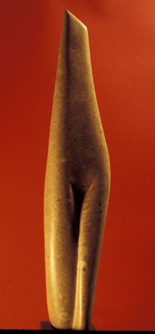 Figura Vertical — Piedra